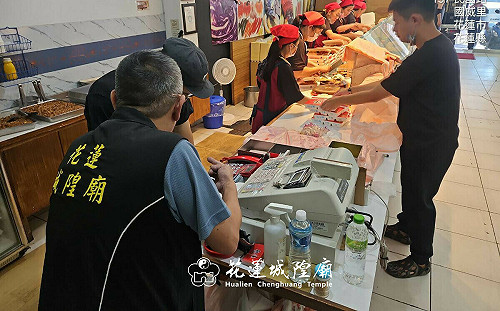 (影)花蓮縣府擋義煮團卻「接受城隍廟捐贈」!網質疑雙標圖利