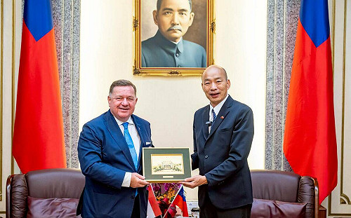 韓國瑜：台灣像小巧的雞蛋、內有旺盛生命力