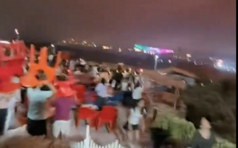 (影) 中國十一黃金周狀況多! 煙火墜落燙傷遊客 京哈高速連兩事故 民眾到處野營不住飯店