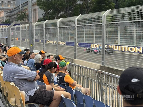 新加坡F1狂飆　不只收穫車迷歡呼還有逾30億收入