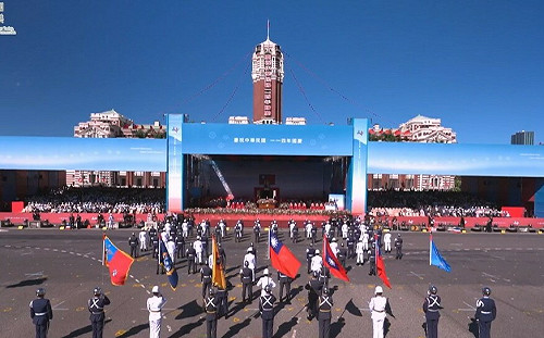 直播》國慶大會登場 威廉波特少棒冠軍隊亮相、雷虎5機飛越總統府