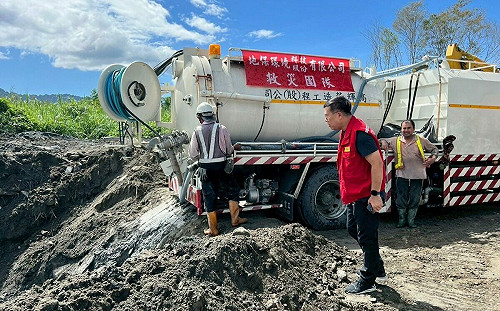 (影)光復鄉災後淤泥上看百萬噸！廢棄物該如何安置？彭啟明解密