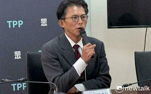 遭爆妻兒戶籍登記在在凱思負責人名下　黃國昌痛罵：可以這樣搞喔？ 