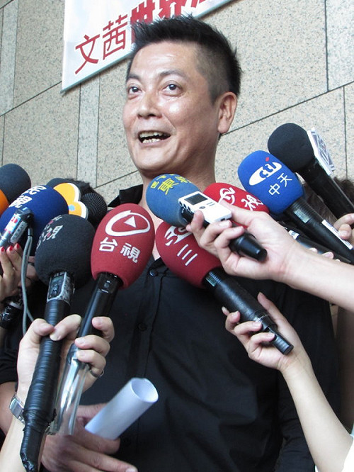 主動辭發言人  張碩文：繼續扮烏鴉