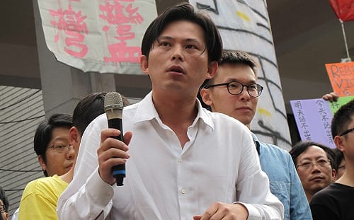喊自己是太陽花首批衝議場慘遭打臉  他幫黃國昌「還原記憶」：你跟我是10點以後才進去...