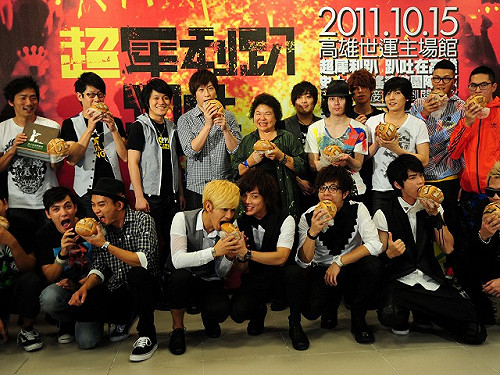 高雄人字拖搖滾趴  引爆世運主場館