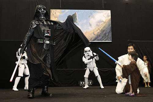 《星際大戰》影迷慟黑武士維達之父辭世