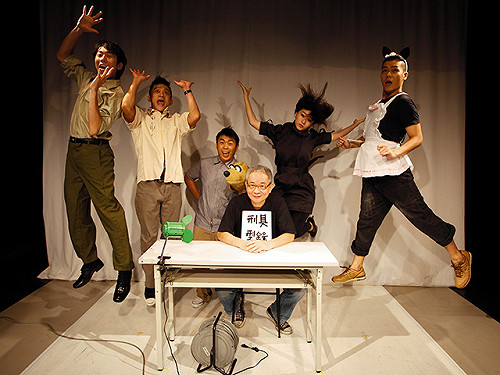 馮光遠諷劇天龍人 駁二搞笑登場