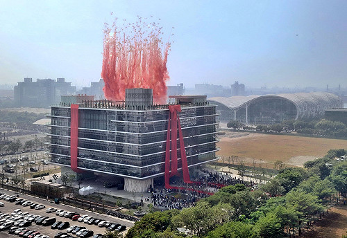 世界首座懸吊式綠建築  高雄新圖總館營運