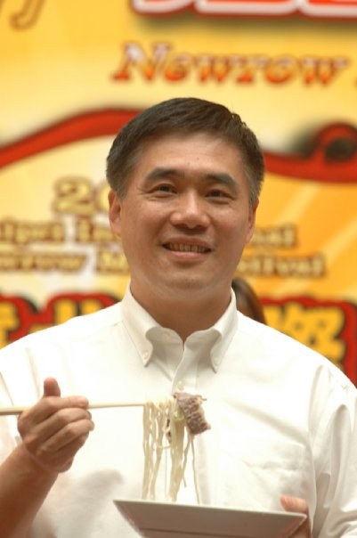 郝蘇選情膠著  3成中間選民左右結果