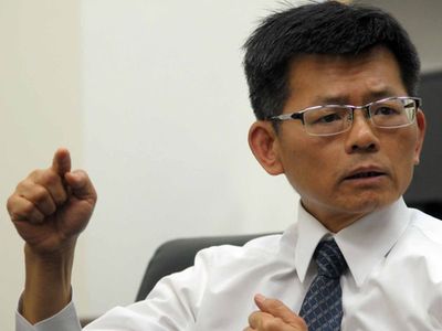 楊秋興出掌南服中心 政壇傳言四起