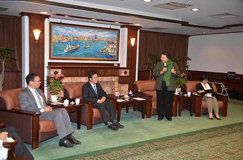 陳菊：總統制或內閣制須長遠來看