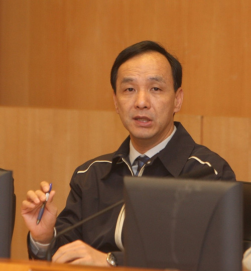 朱立倫：面對質疑溝通 各單位別發廢文