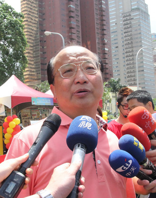 BRT是拉抬胡志強低迷選情的強心針？