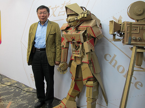 柯P：我的業配是0元  連勝文你的呢？