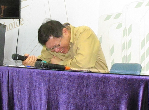 「素人、D槽都刪了」  柯P笑倒在桌上