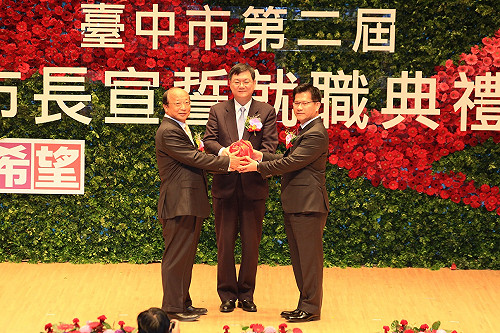 讓民眾有感  林佳龍上任隔天視察BRT