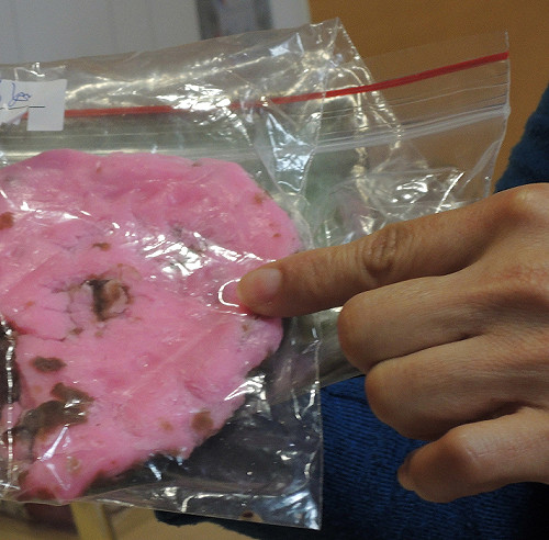 金山市場紅龜粿 遭新北市驗出違規色素