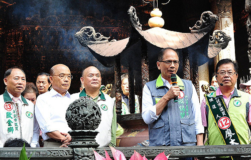 游錫堃：朱立倫民調下降 代表誠信受質疑