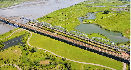 百年鐵橋活化重生  變身天空步道