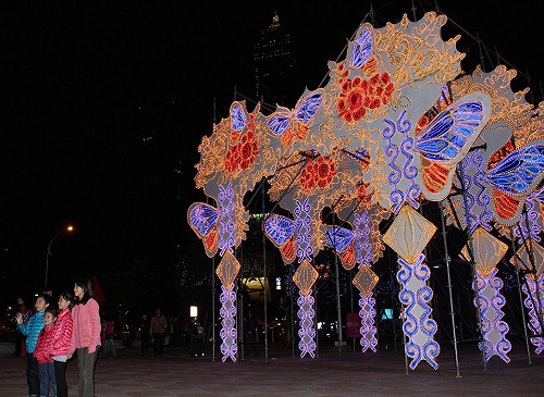 高雄燈會開幕 照亮山海各角落