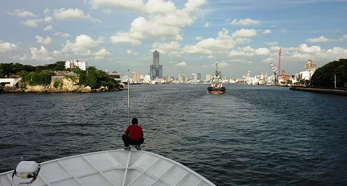 高雄輪首航蚵仔寮港  南台藍色公路啟程