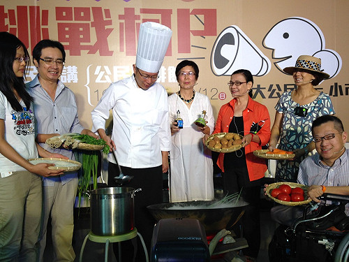 柯文哲扮大廚  端公民開講讓市民挑戰柯P