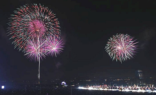 國慶煙火綻風城  30萬群眾齊聚賞美景