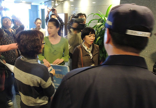 邀朱立倫參加反核遊行  新北議員遭擋