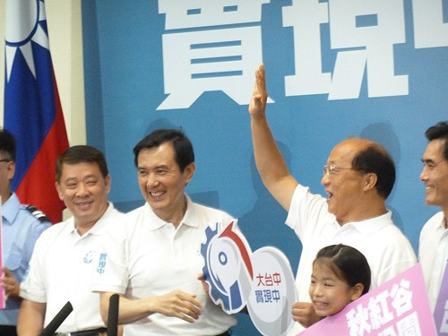 馬英九再讚老胡  「在台中搭BRT是享受」