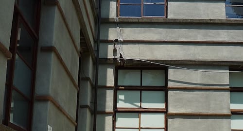 松菸古蹟磚牆竟掉落 文化局：首次發生