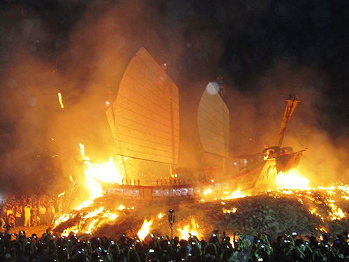 迎王祭湧進上萬人  場面壯觀