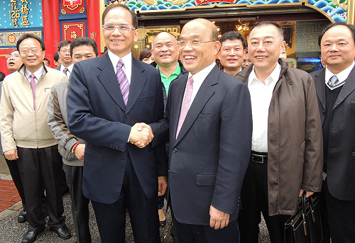 游錫堃春節9天  要走完29區46廟宇