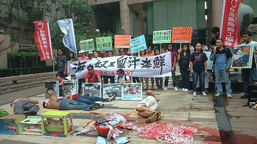 血汗外籍漁工！勞團抗議雇主苛扣膳宿費