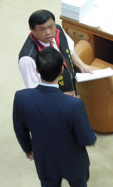 朱自砍特支費 議員看法不一