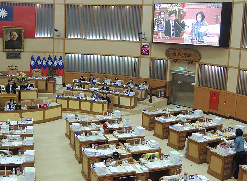 黃色小鴨新北製作  綠議員：卻「過門不入」