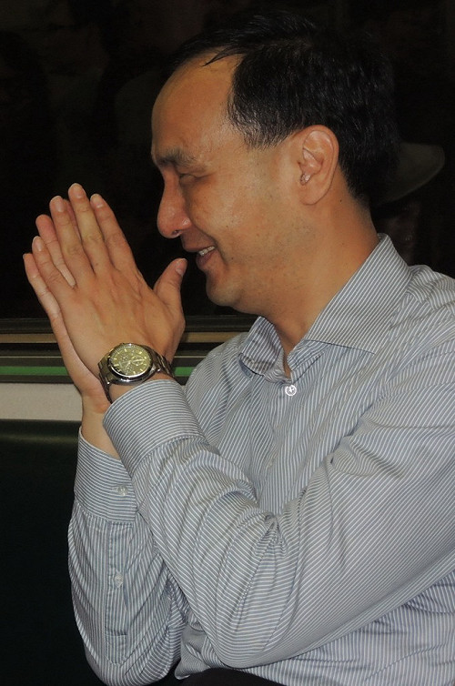 朱立倫退一步  離2016會更近?