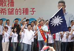 連勝文一度哽咽 誓用生命捍衛黨旗在北市飄搖