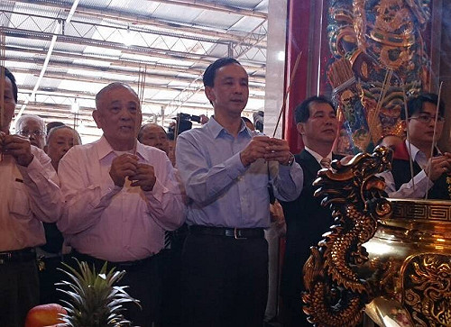 中和潑水節不喊卡 朱立倫：絕不浪費水