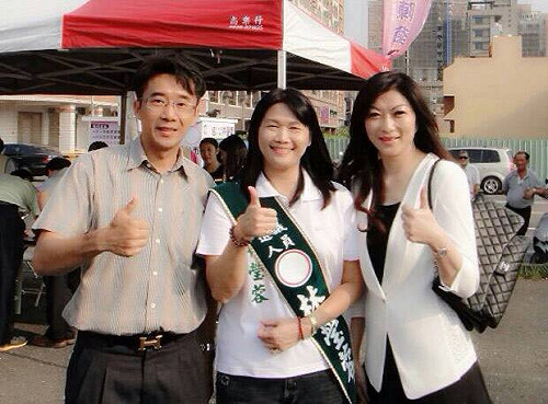 登記左楠立委初選 林瑩蓉參選仍有變數