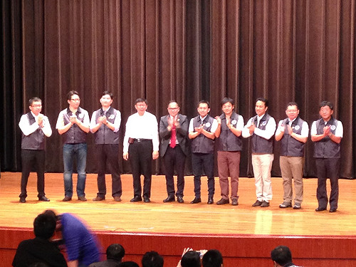 爭取醫界支持 7院校牙醫系校友會力挺柯P