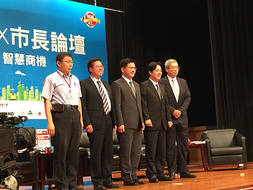 颱風天在家挨批 柯P：一定要在市長室發呆？