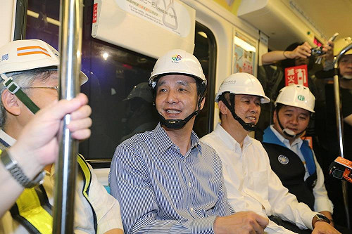 新北表演中心遭控圖利  朱立倫：圖利誰？