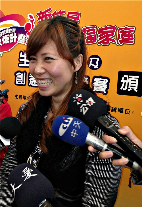 新移民/ 新北對決  朱游強調專長和語言