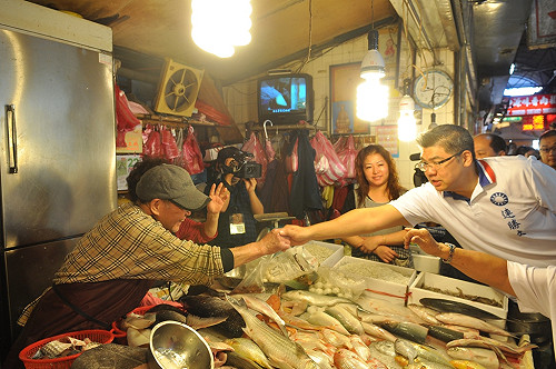 連推市府路改經國路 郝力挺「只有2門牌」