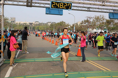 古都國際馬拉松 台灣女將謝千鶴首封后