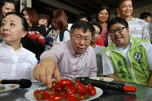 動不動端台大學歷？ 柯P否認：不求人上人