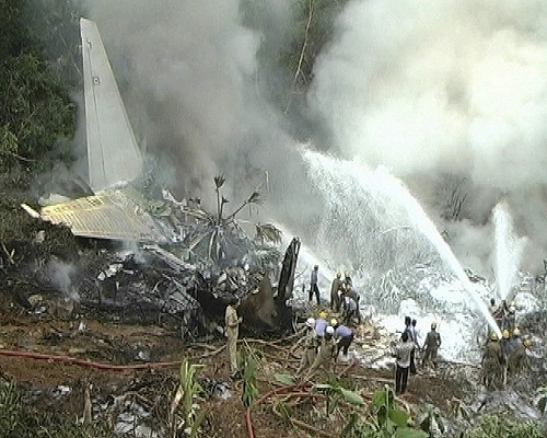印度客機失事  158人死8人獲救