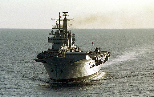 華商競拍退役航艦  英國輿論緊張