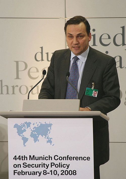 波蘭外長：莫斯科需要我們的錢！